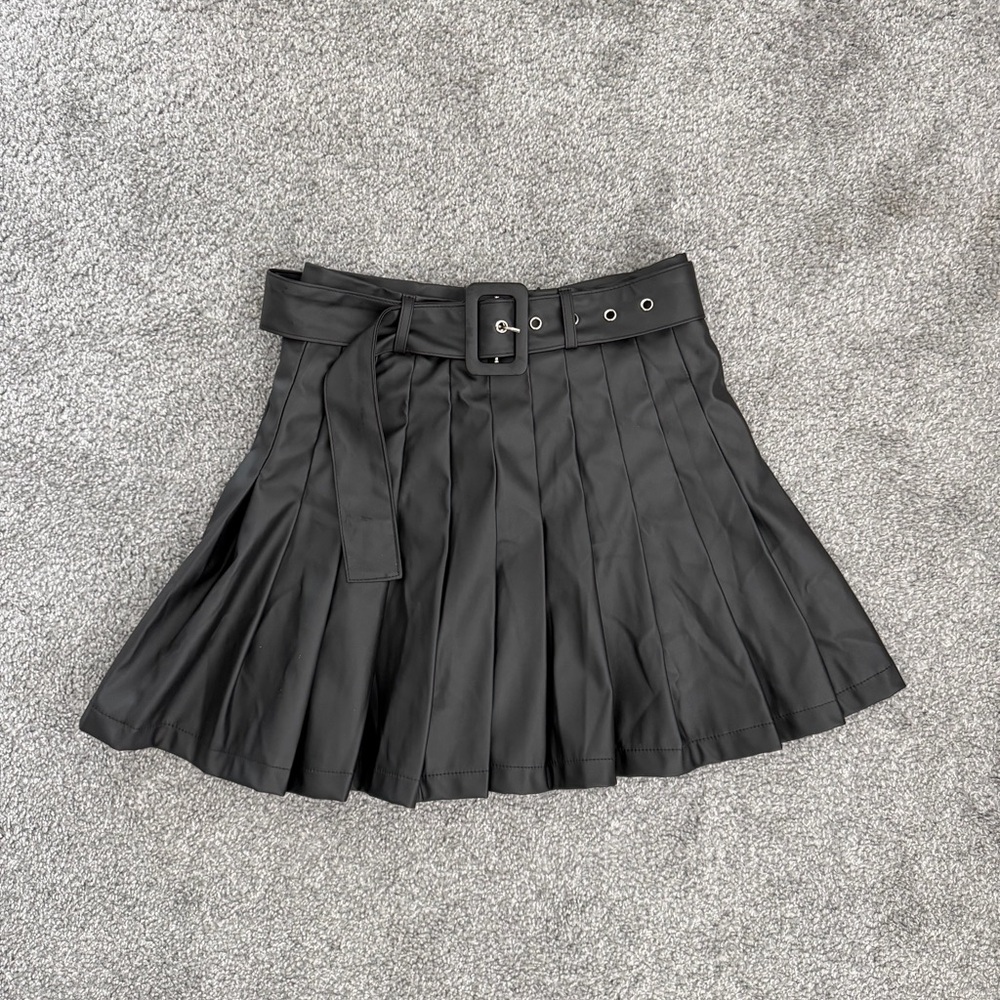 American Bazi Pleather Black Pleated Skirt small